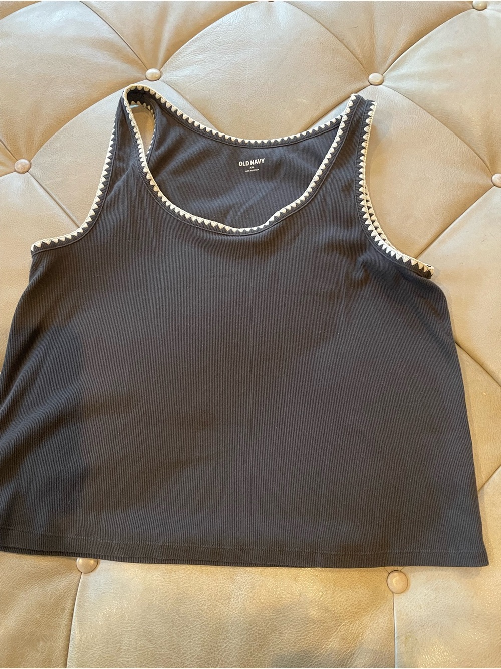 Old Navy Dark Gray Tank with Cream Zigzag Trim